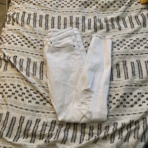 White cropped super skinny jeans